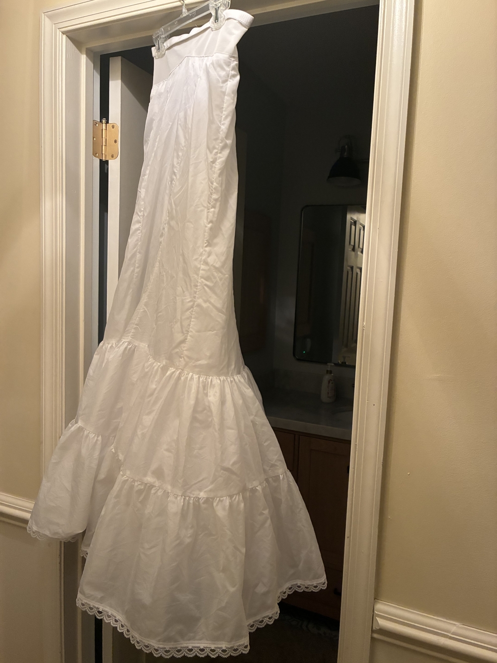 White Tiered Petticoat Skirt For Wedding Dress - Size 4
